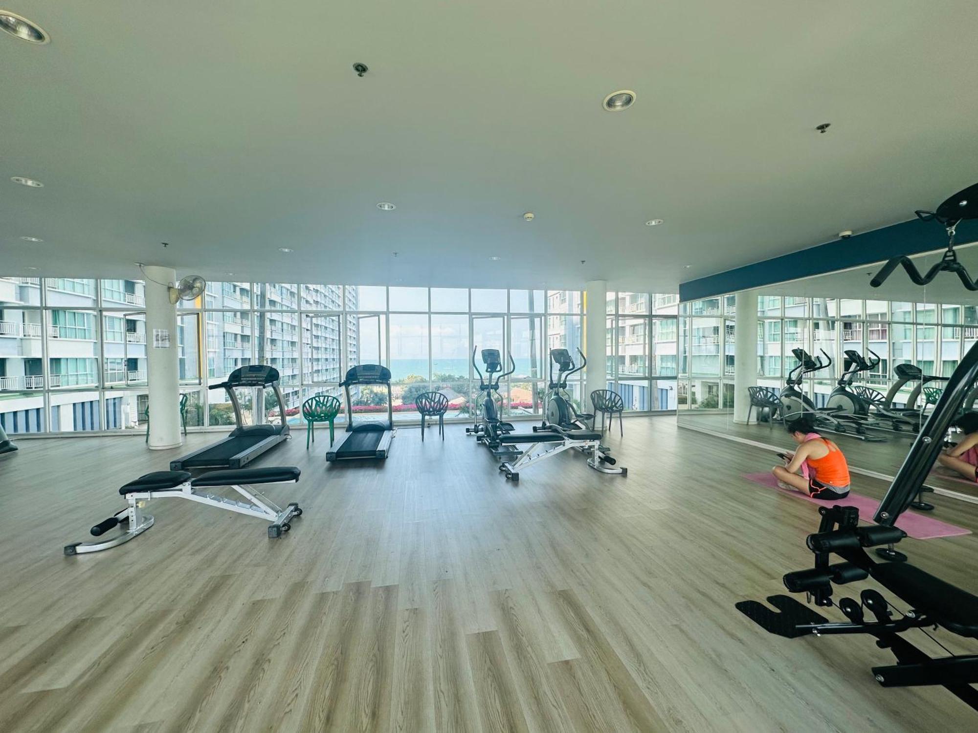Seaview Beach Room Lumpini-Pool And Gym Face To Ocean หาดจอมเทียน ภายนอก รูปภาพ